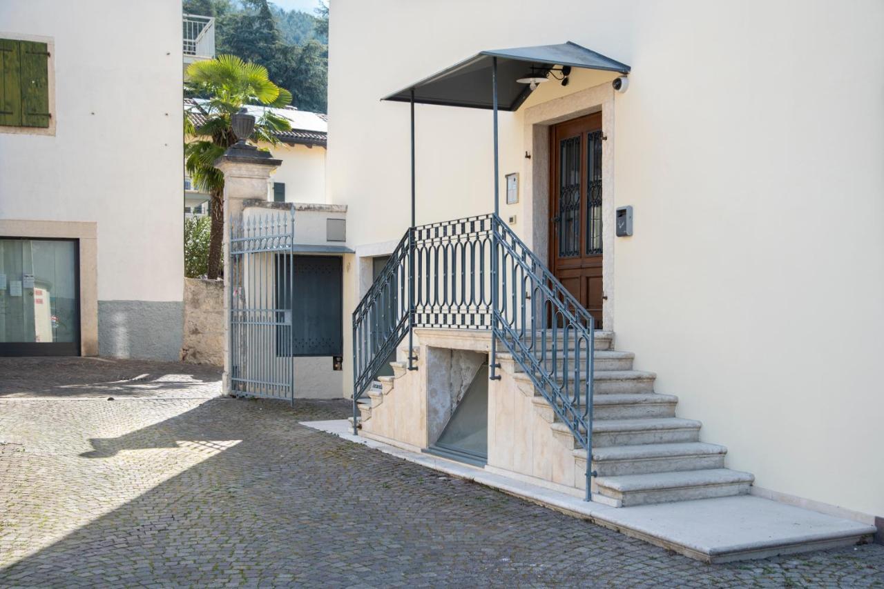 La Canonica Suite Apartments New Location Trento Luaran gambar