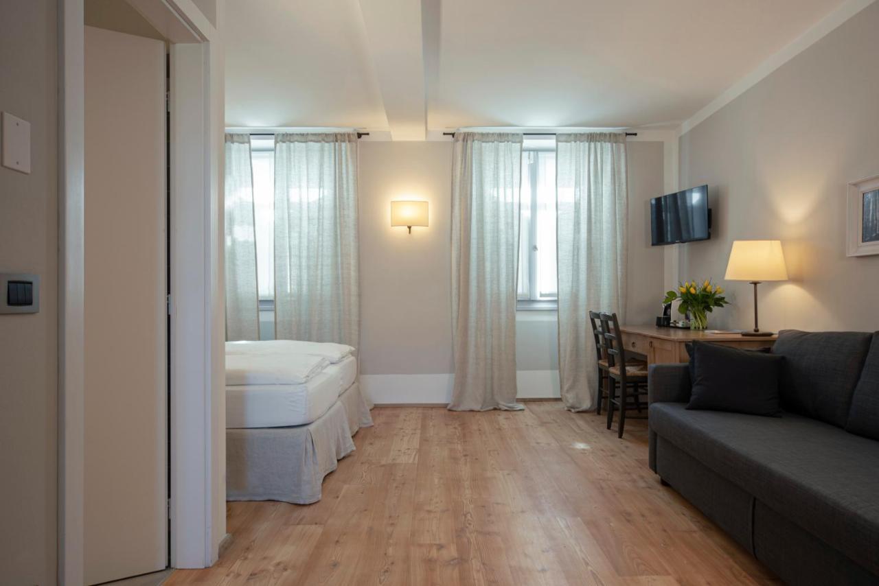 La Canonica Suite Apartments New Location Trento Luaran gambar