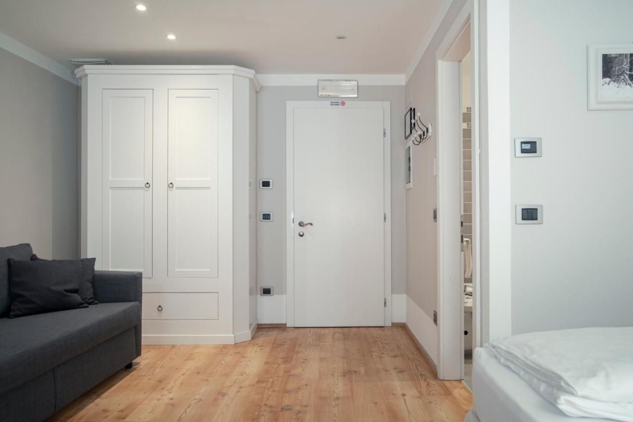 La Canonica Suite Apartments New Location Trento Luaran gambar