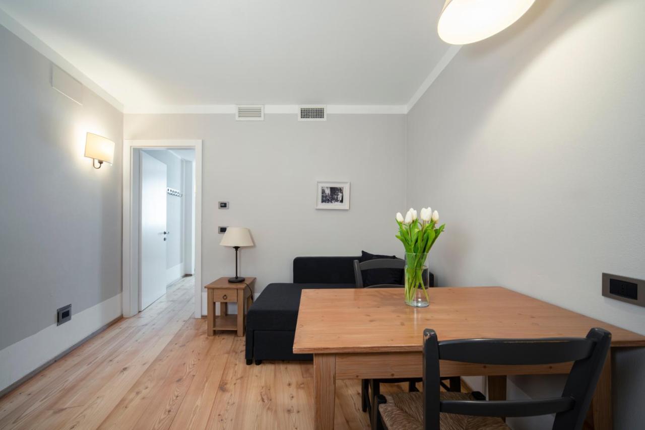 La Canonica Suite Apartments New Location Trento Luaran gambar