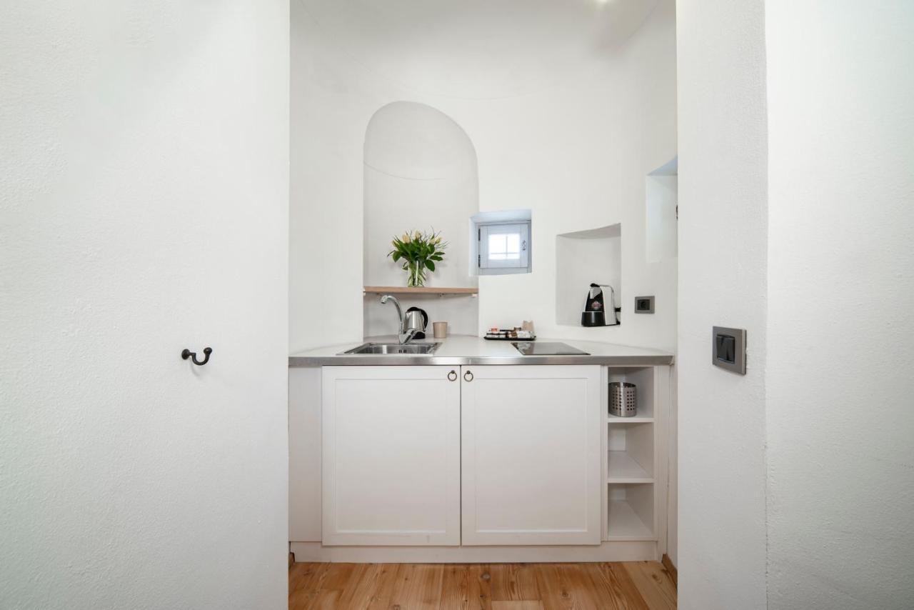 La Canonica Suite Apartments New Location Trento Luaran gambar